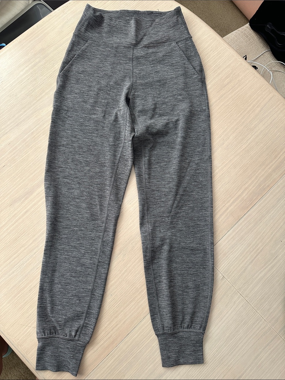 Lululemon Align Joggers gray heather sz 4